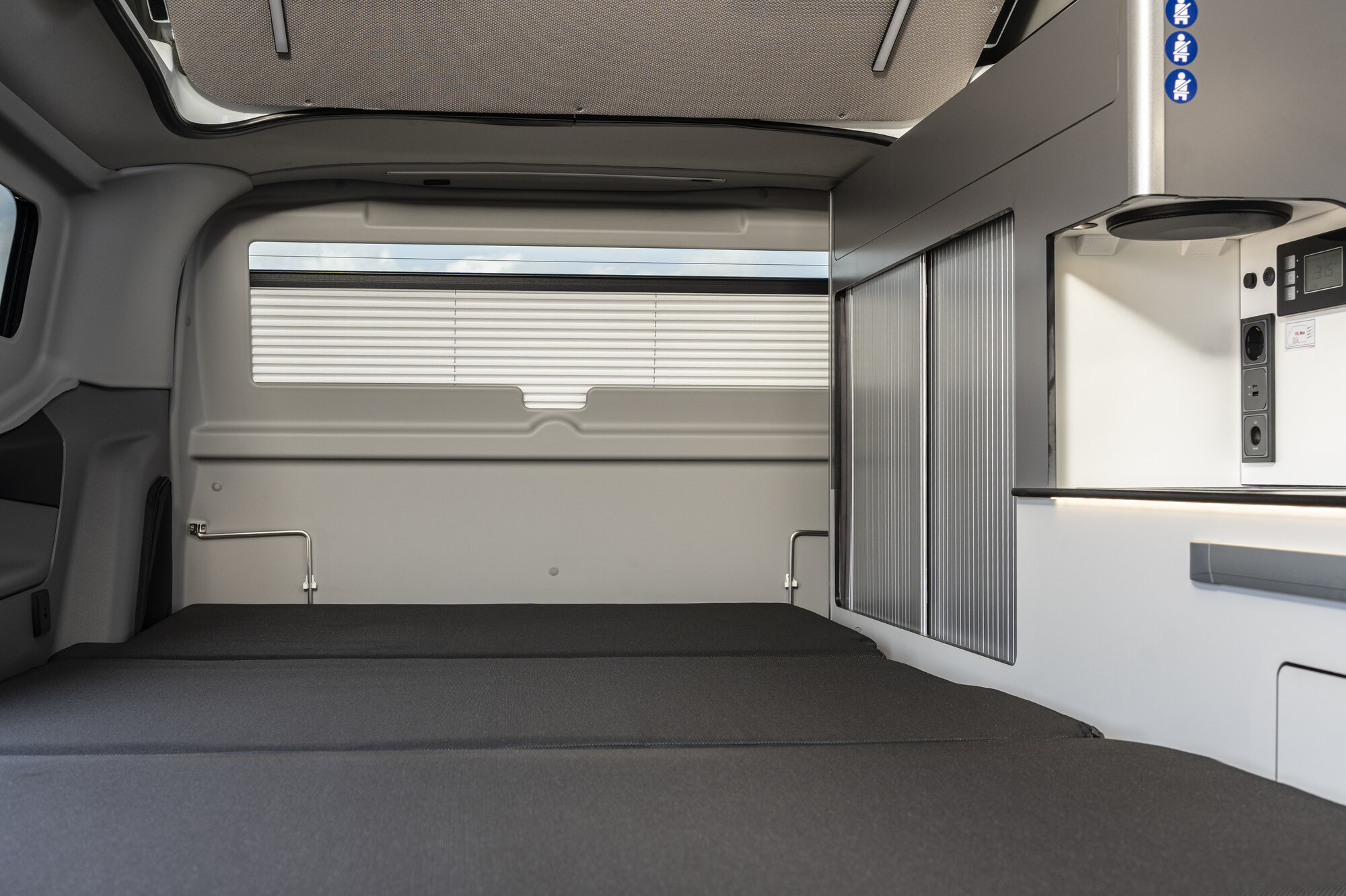 3-seat sliding bench